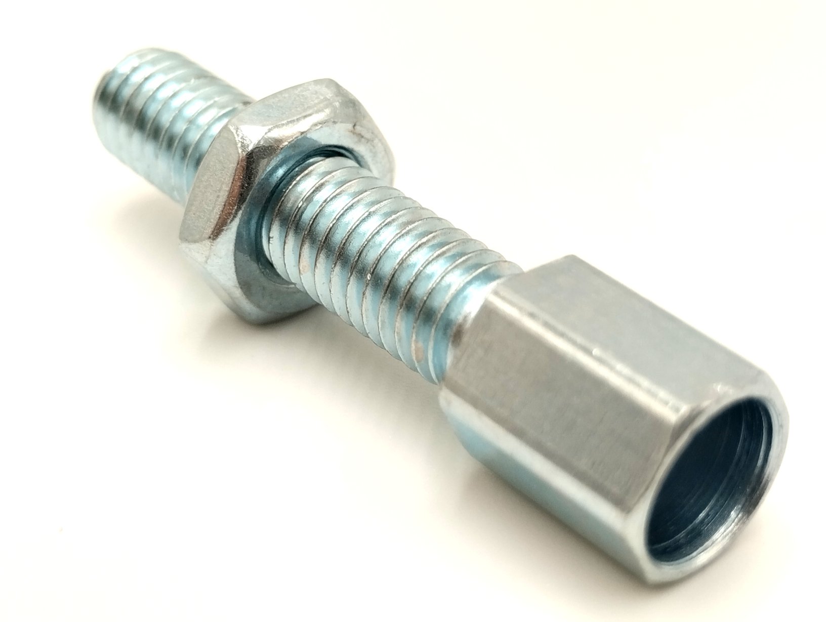 Outer cable adjuster and locknut