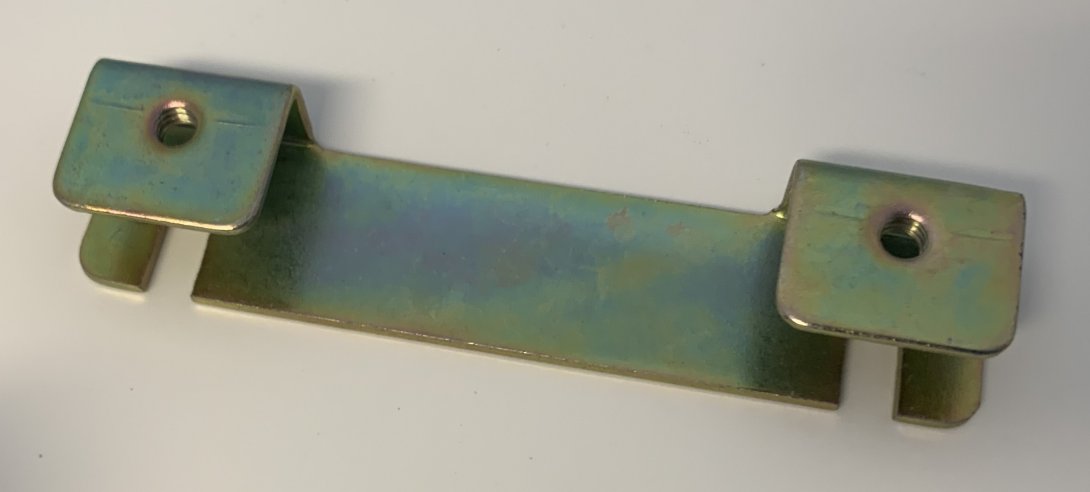 Air filter adapter bracket Nissan